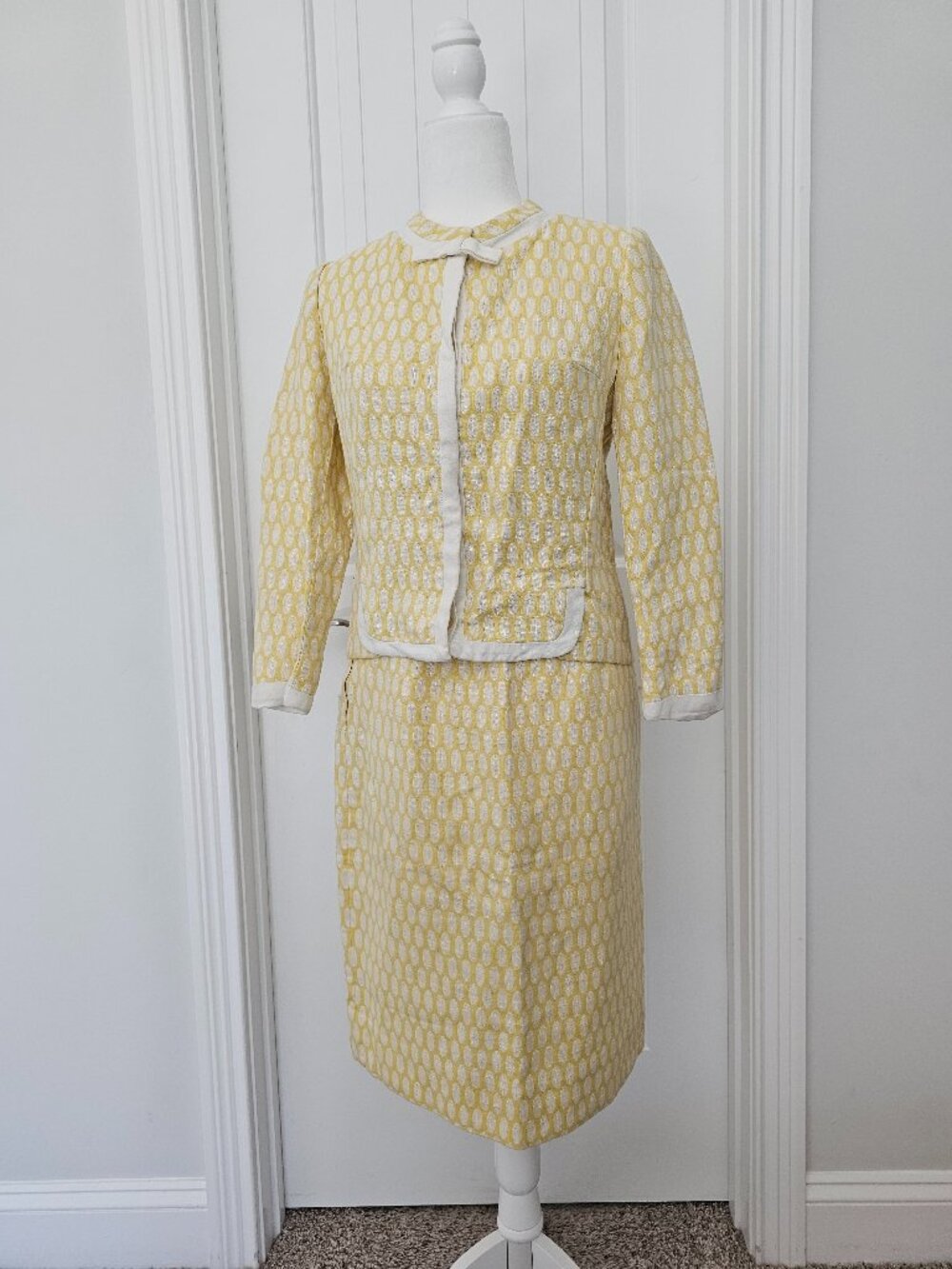 Pristine Vintage 1967 Justin McCarty 2pc Skirt Suit Lemon Yellow Polka Dot Mod S
